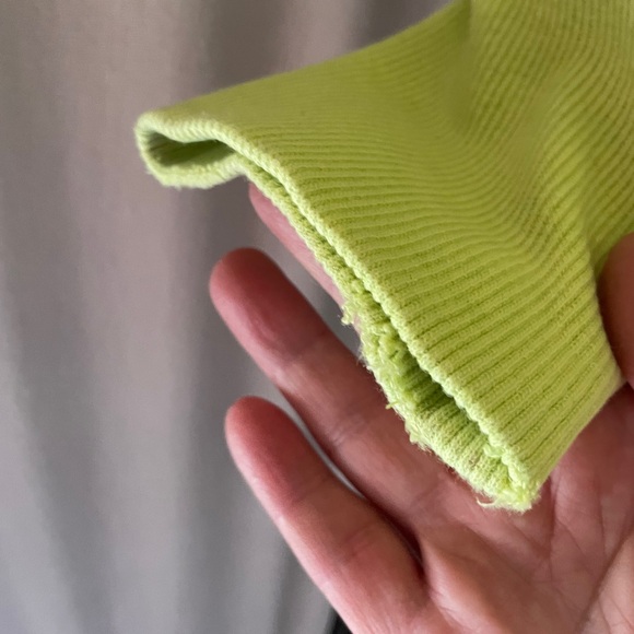 Lululemon lime green Scuba Hoodie. Hip length Front closure. Front side pockets - Picture 4 of 12